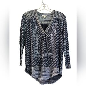 Lucky Brand Navy White Patterned V-Neck Blouse Size Small